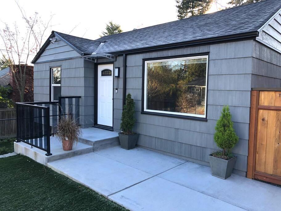 Cozy Crown Hill Carkeek Cottage W/3 Beds, Full Kitchen & Backyard In North Seattle Bagian luar foto