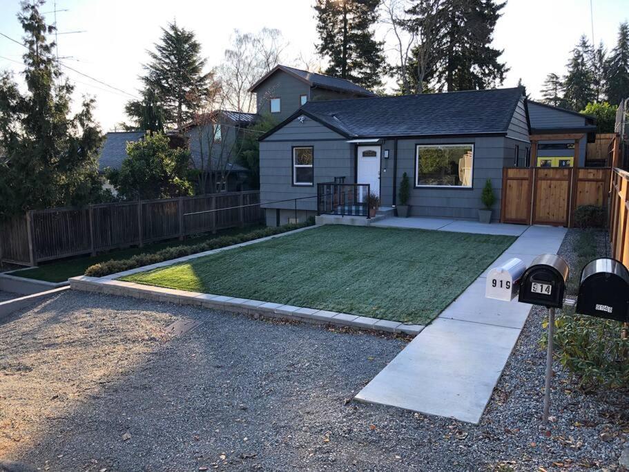 Cozy Crown Hill Carkeek Cottage W/3 Beds, Full Kitchen & Backyard In North Seattle Bagian luar foto