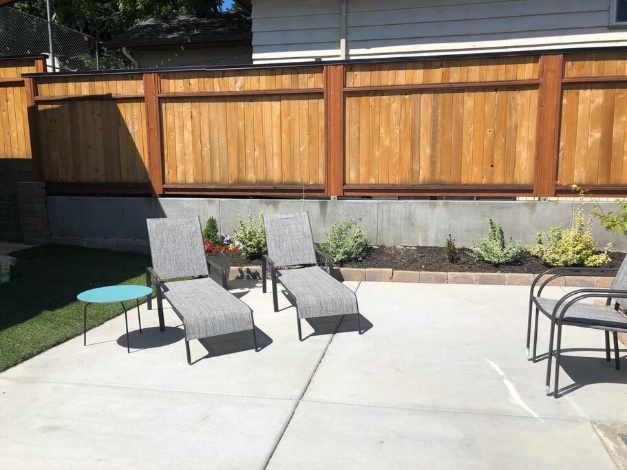 Cozy Crown Hill Carkeek Cottage W/3 Beds, Full Kitchen & Backyard In North Seattle Bagian luar foto