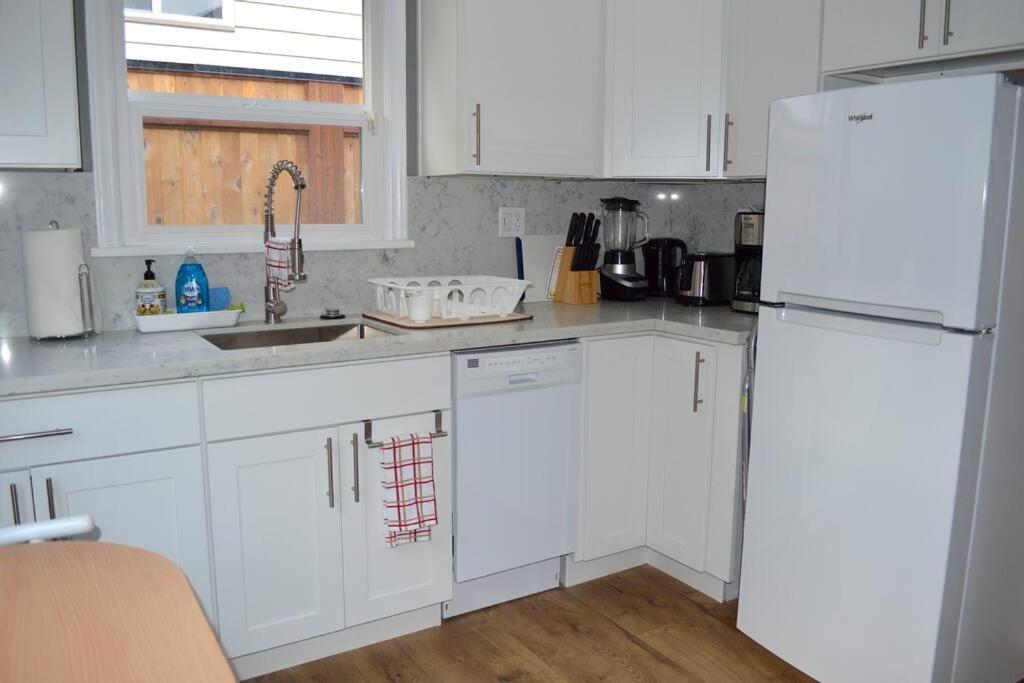 Cozy Crown Hill Carkeek Cottage W/3 Beds, Full Kitchen & Backyard In North Seattle Bagian luar foto