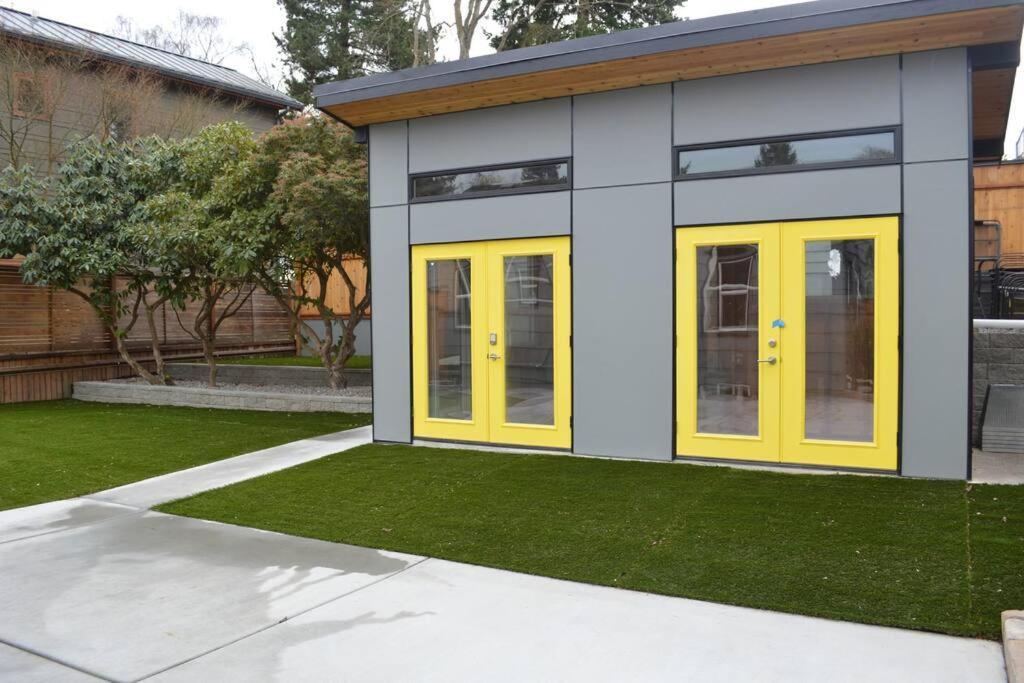 Cozy Crown Hill Carkeek Cottage W/3 Beds, Full Kitchen & Backyard In North Seattle Bagian luar foto