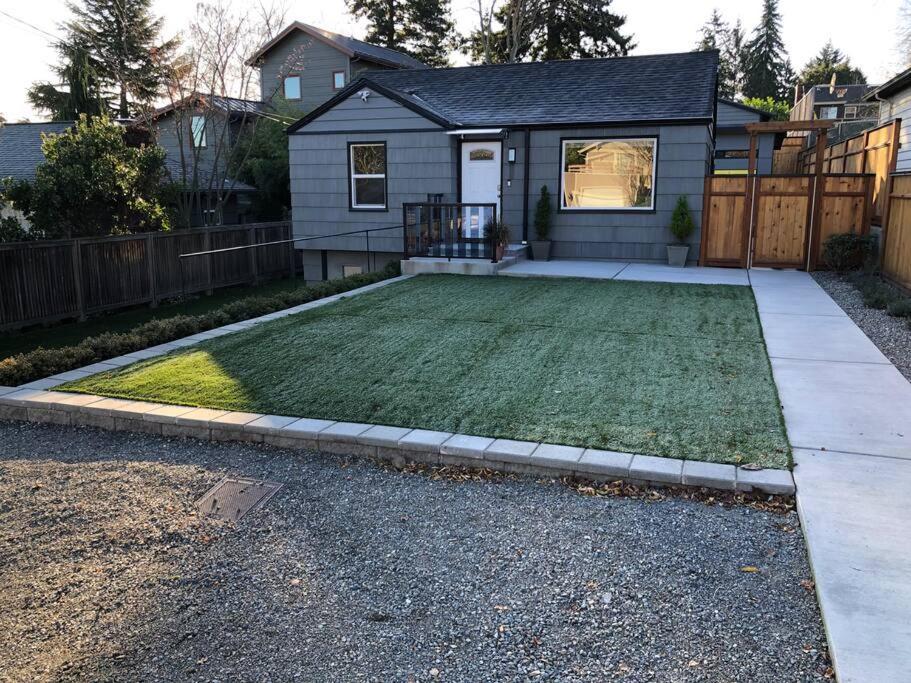Cozy Crown Hill Carkeek Cottage W/3 Beds, Full Kitchen & Backyard In North Seattle Bagian luar foto