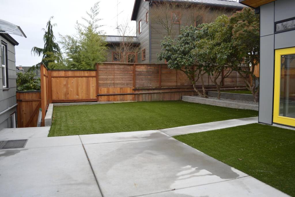 Cozy Crown Hill Carkeek Cottage W/3 Beds, Full Kitchen & Backyard In North Seattle Bagian luar foto