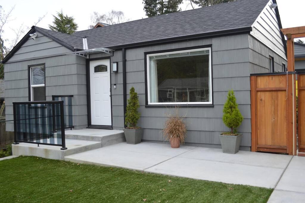 Cozy Crown Hill Carkeek Cottage W/3 Beds, Full Kitchen & Backyard In North Seattle Bagian luar foto